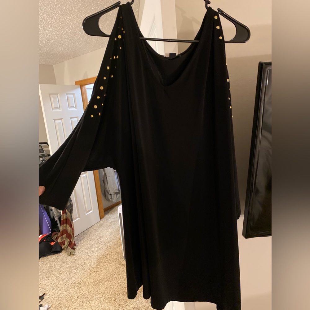 Dress barn shoulder peep black dress shirt with gold studs
